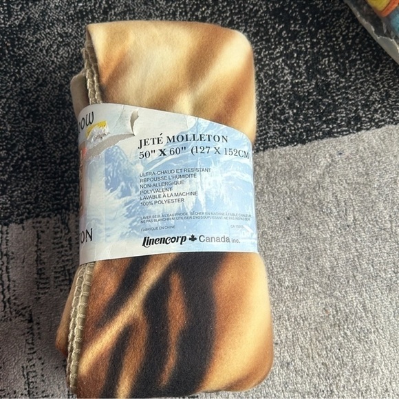 Fleece  throw blanket - Picture 2 of 3